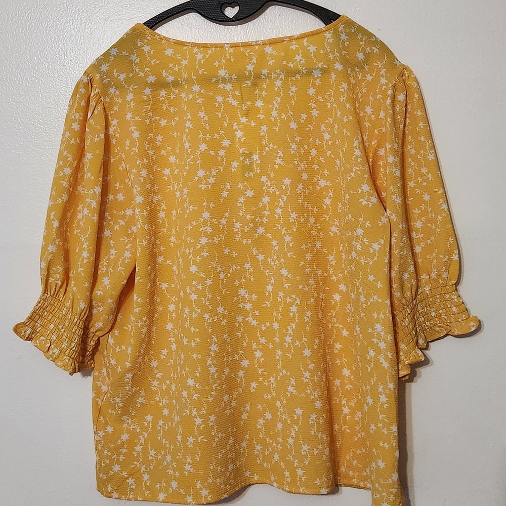 NWT size L BB Dakota blouse
